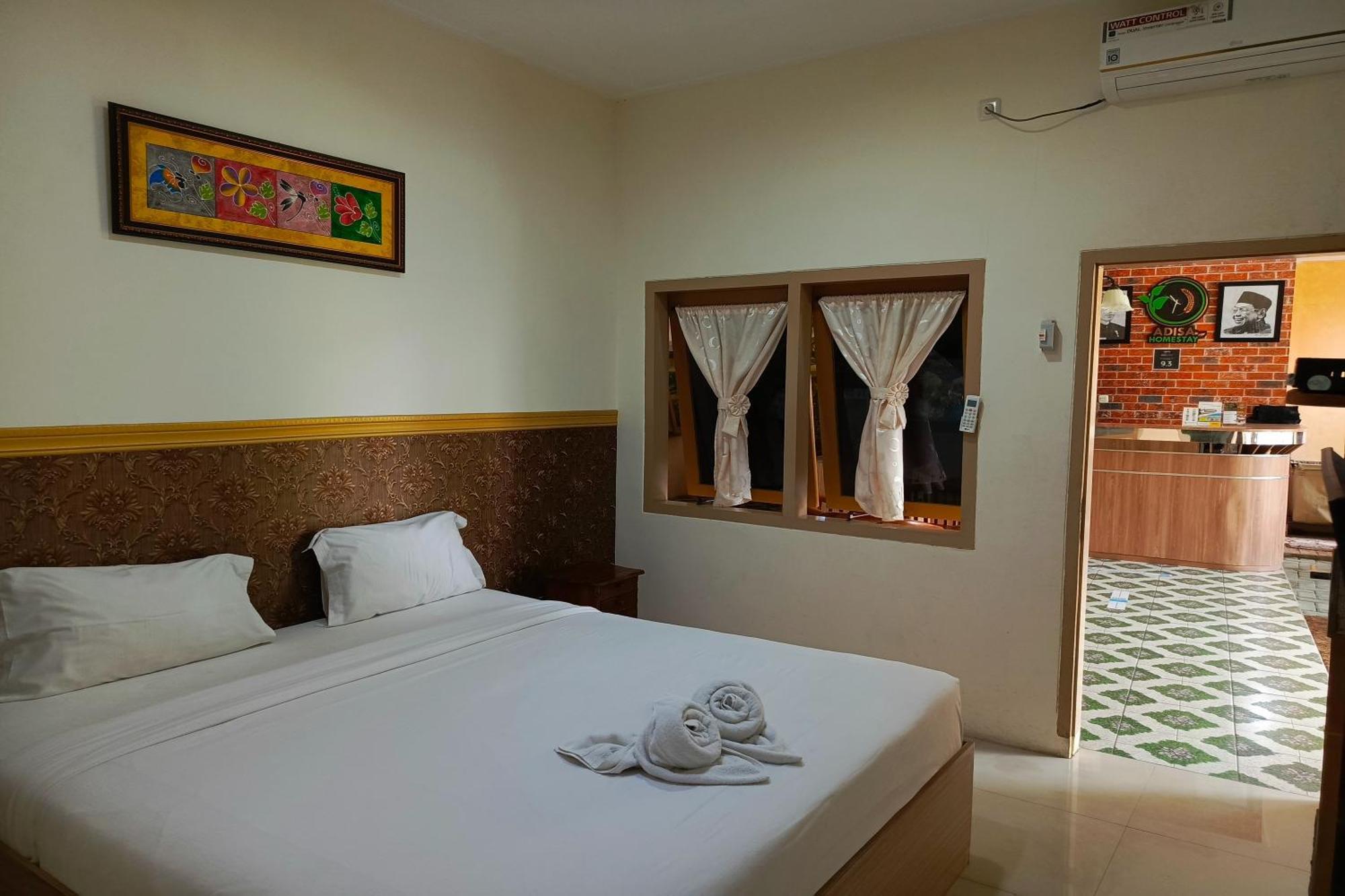 Adisa Homestay Malang Buitenkant foto