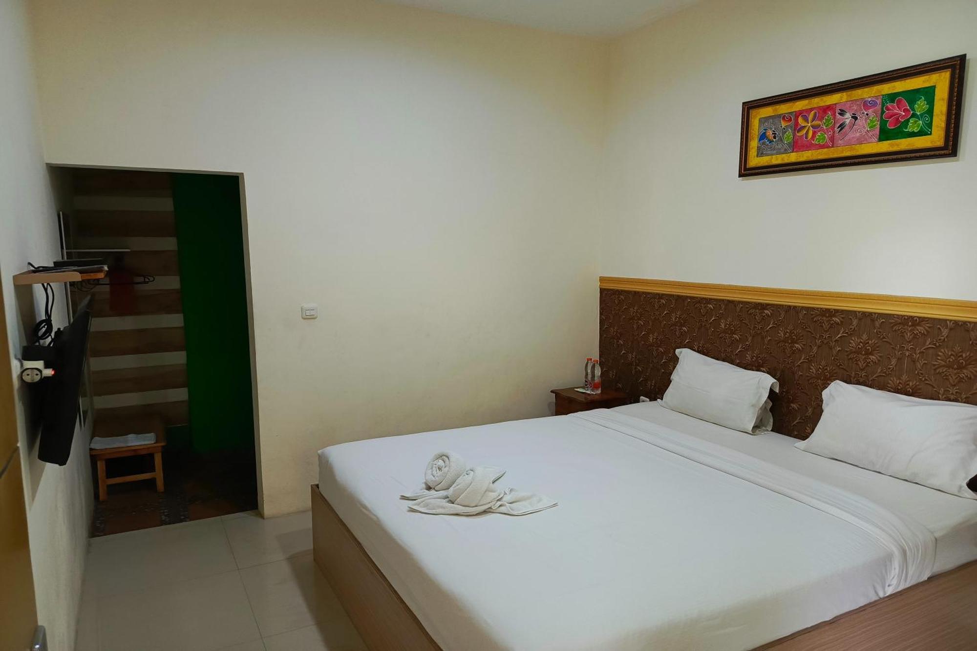 Adisa Homestay Malang Buitenkant foto