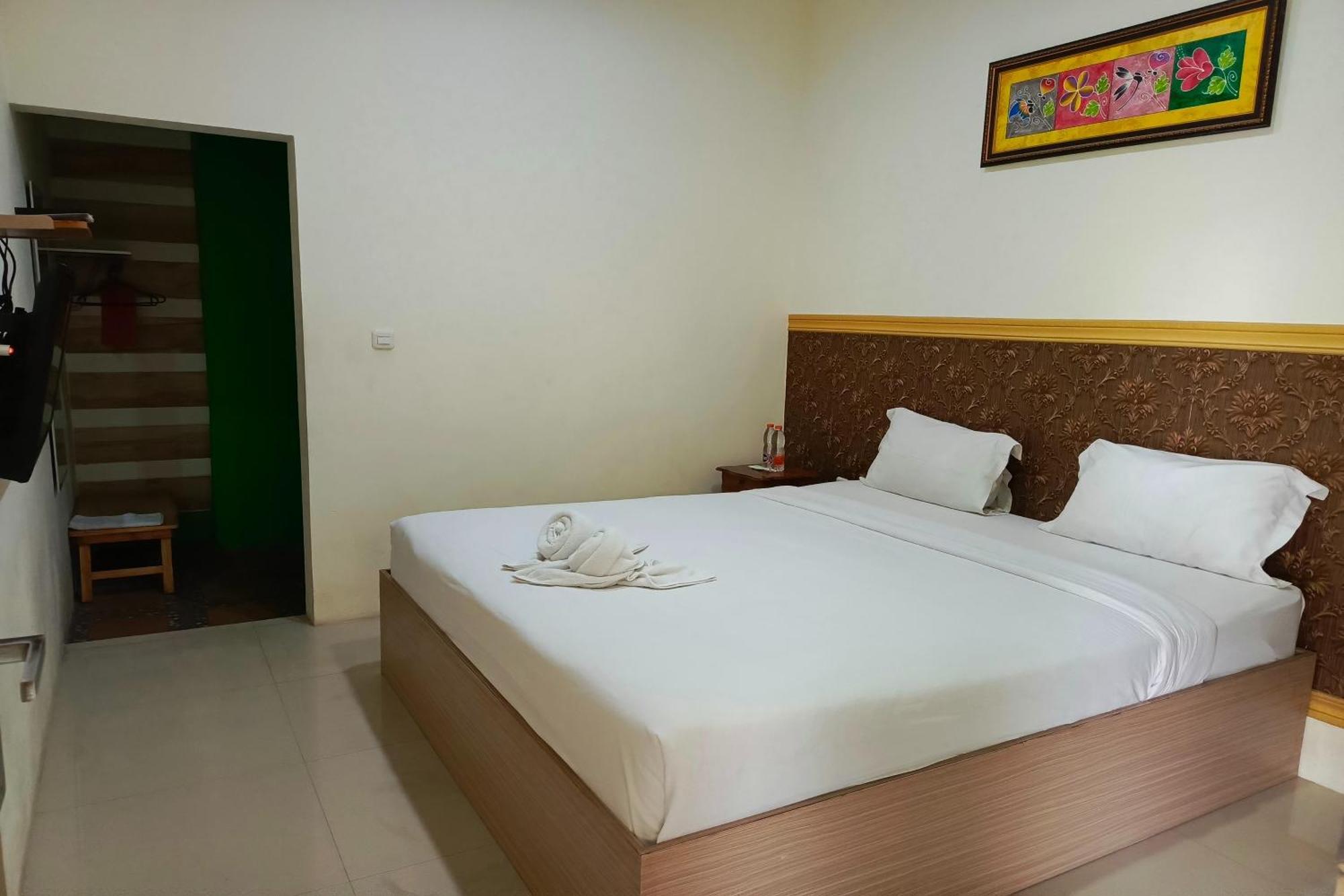 Adisa Homestay Malang Buitenkant foto