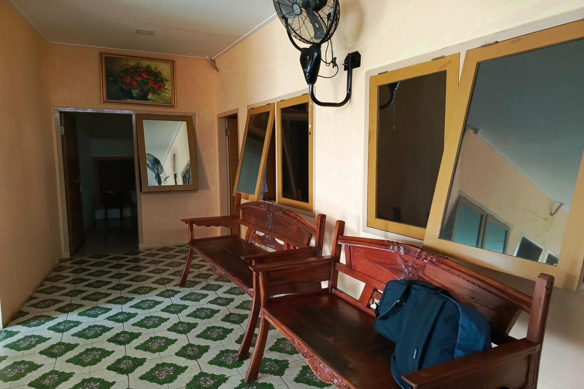 Adisa Homestay Malang Buitenkant foto