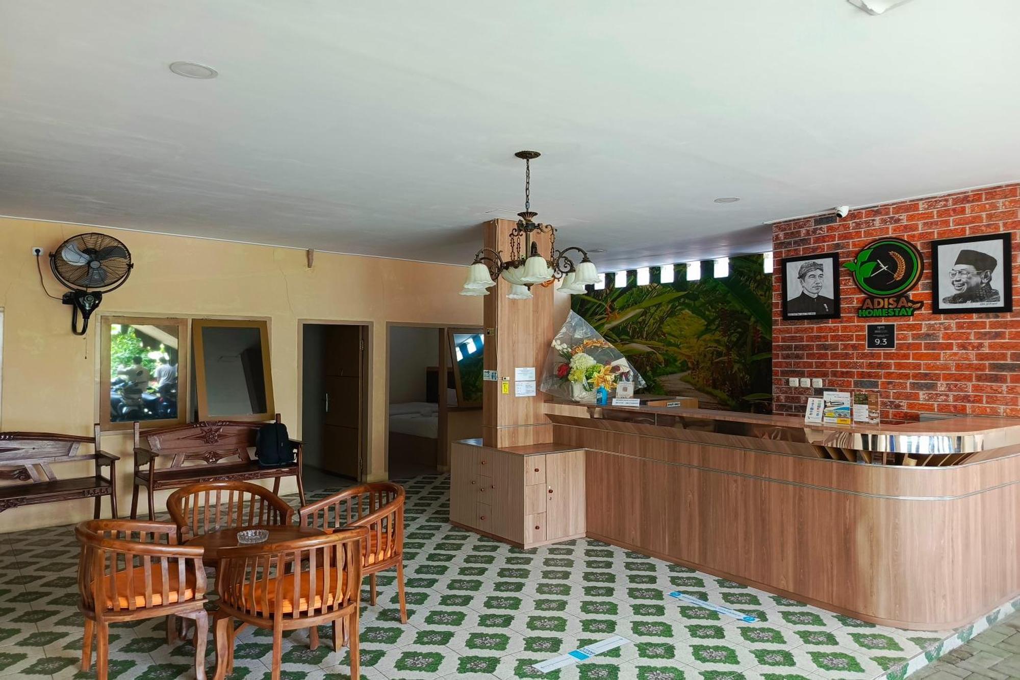 Adisa Homestay Malang Buitenkant foto